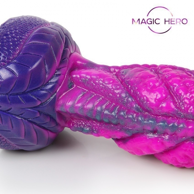 Необычный фаллоимитатор MAGIC HERO 170 мм